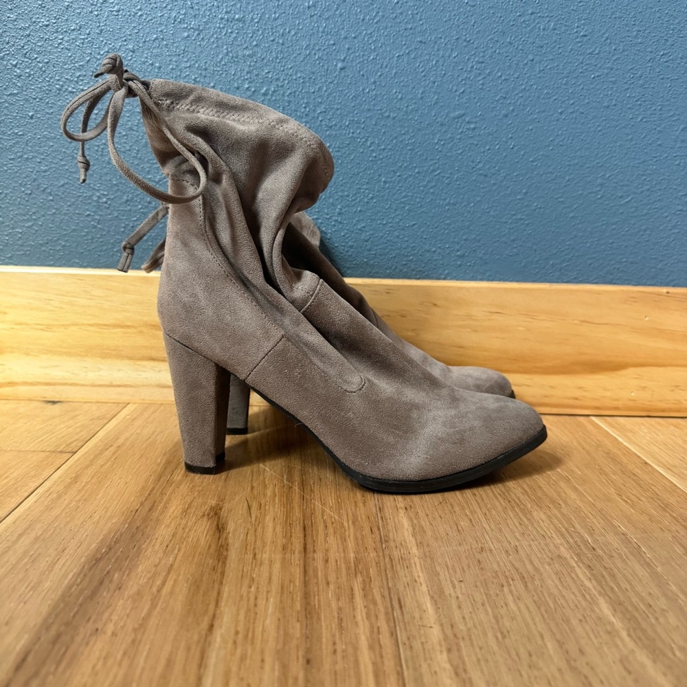 Catharine Maladrino Sorchanie Faux Suede Taupe/Gray 3.5” Ankle Bootie size 9 - Picture 7 of 12